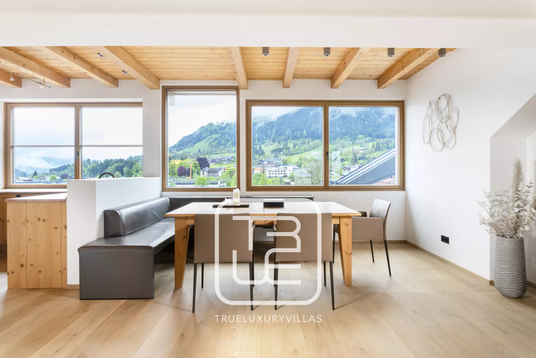 Penthouse Contempo