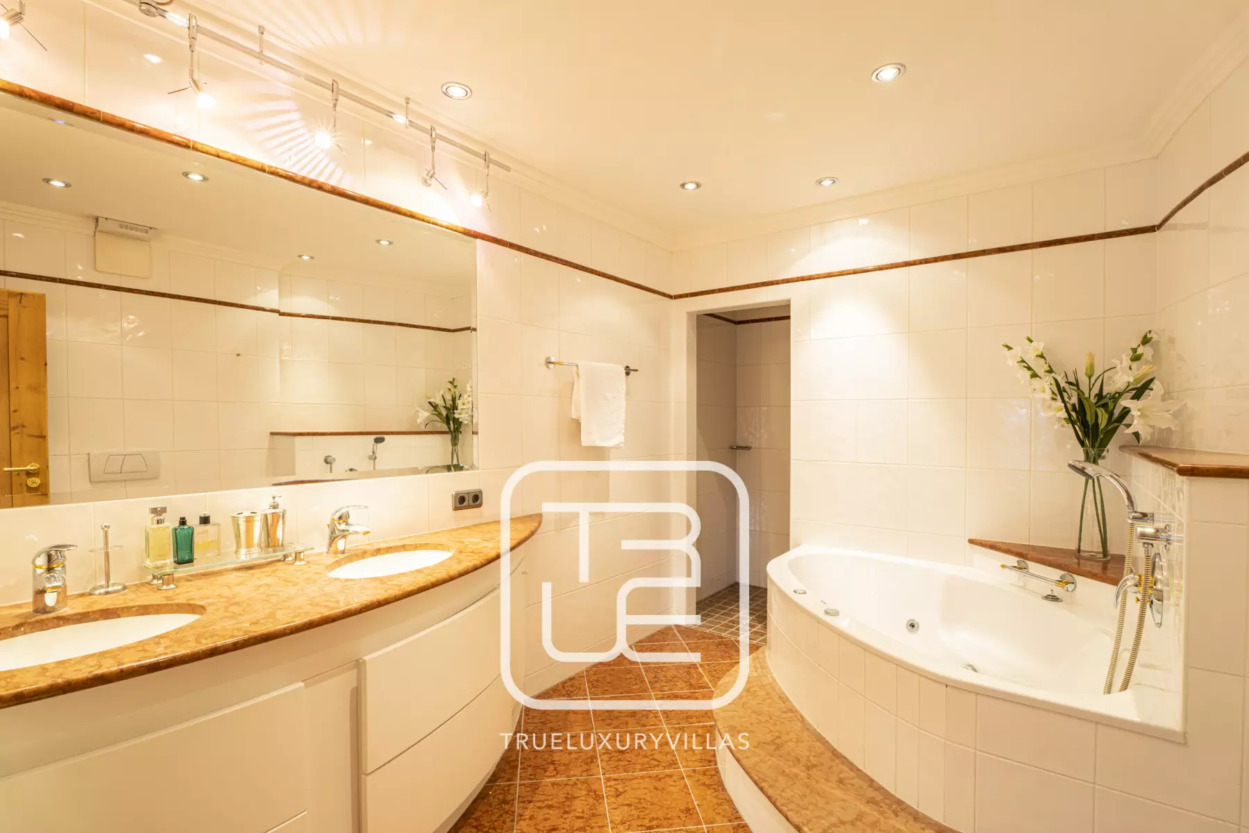 Penthouse Contempo