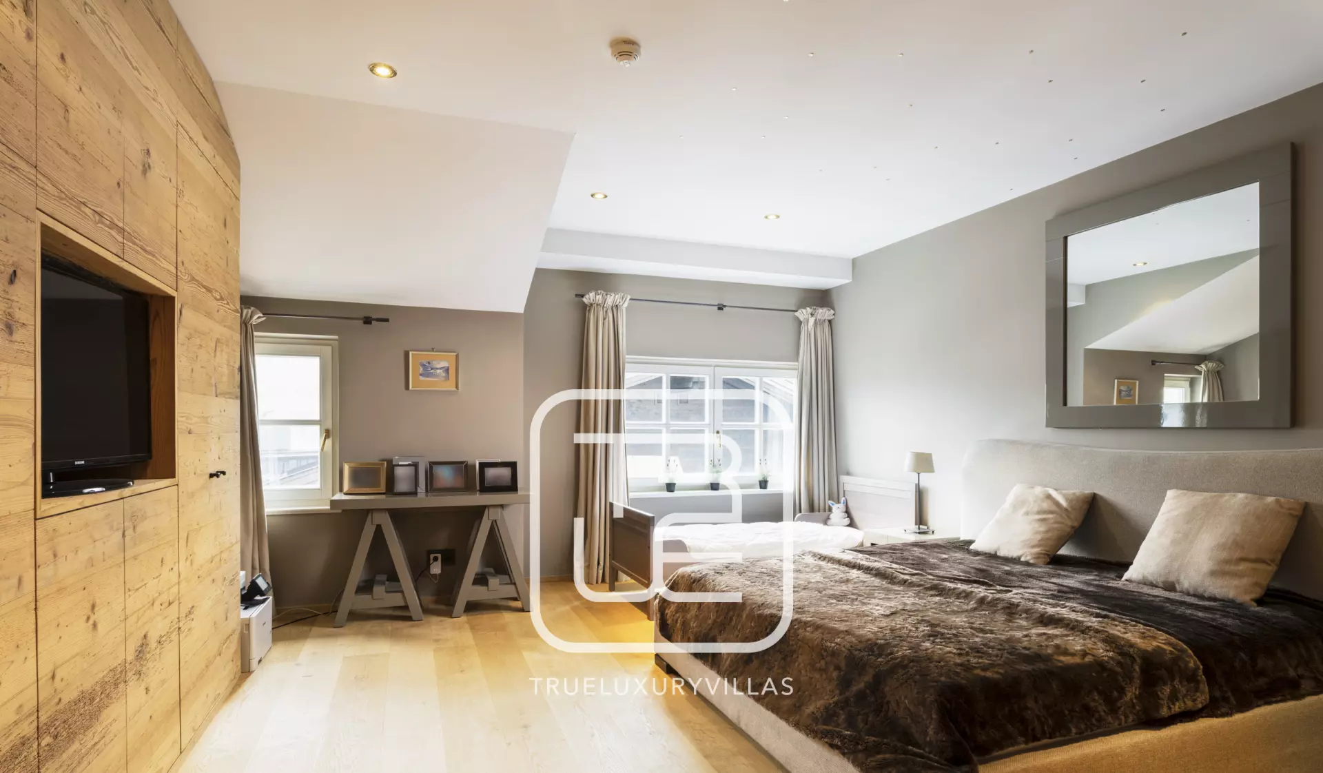 Penthouse Contempo