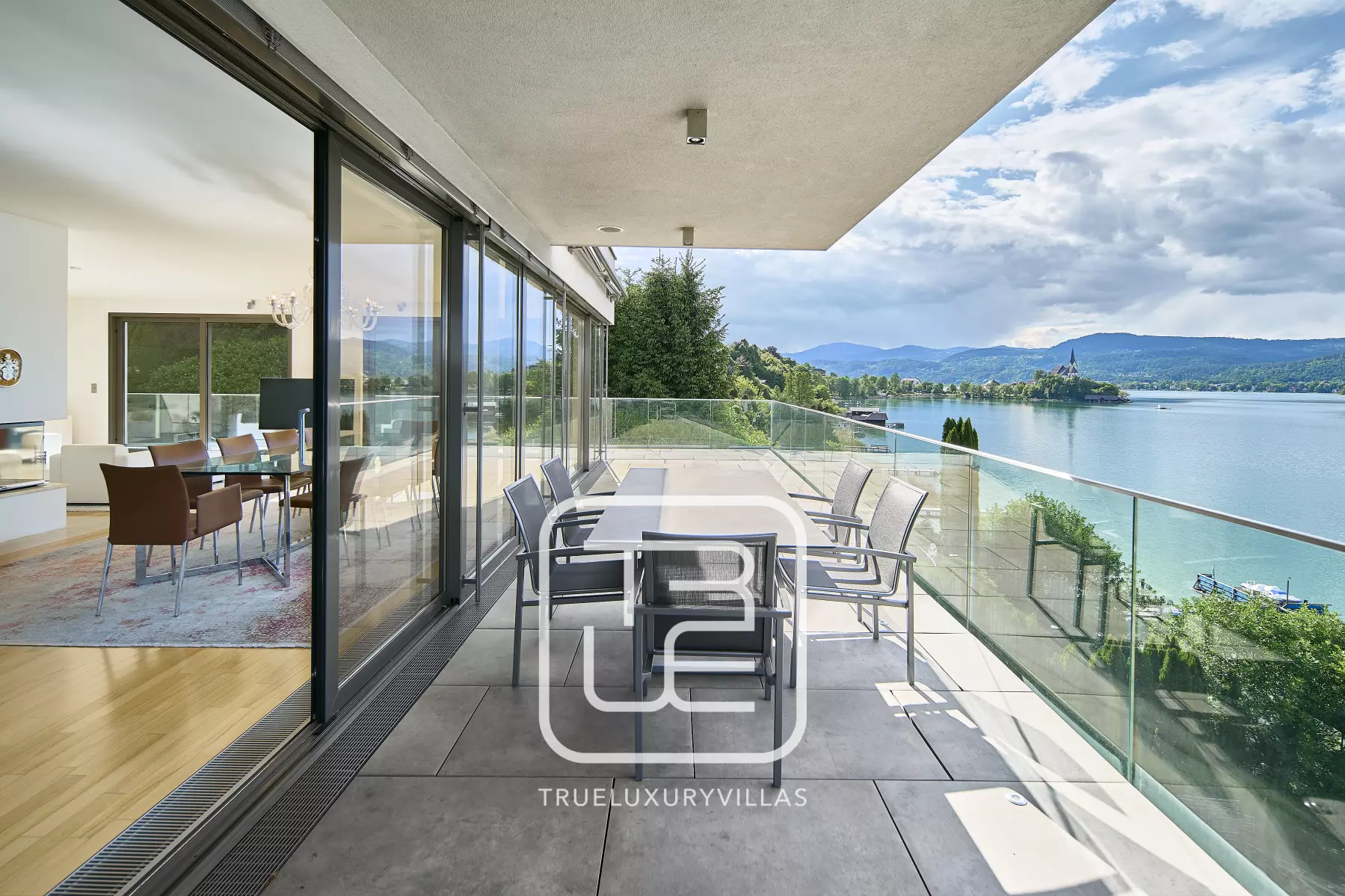Villa Lago